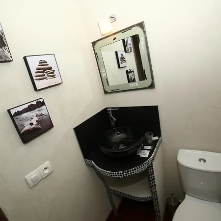 Hotel Hotel De France Tey Resort 2*